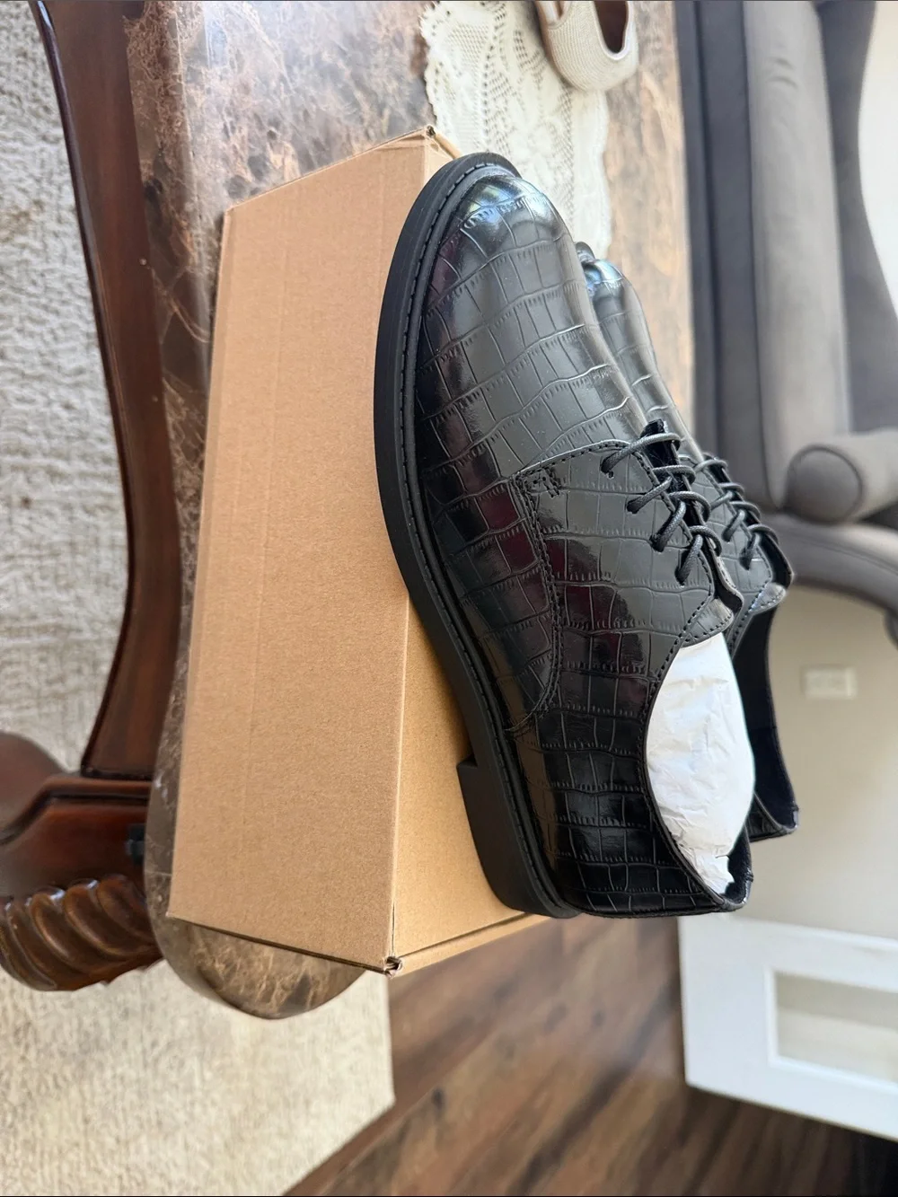 Men's Black Croc-Embossed Leather Dress Shoes
